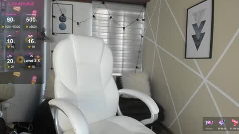 Enma clark online show from November 5, 9:20 pm