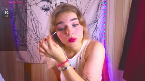 Erica Winterr online show from December 2, 4:03 am