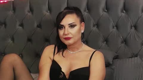 Erica online show from February 10, 8:00 pm