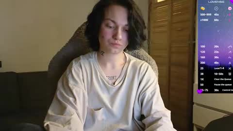 esajukyy online show from March 10, 4:00 pm