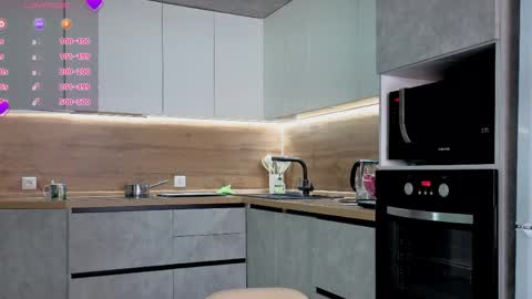 EshleGreen online show from April 9, 1:38 pm