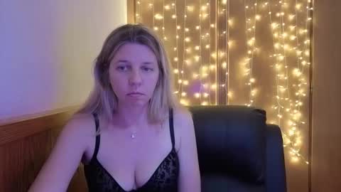 esma347866 online show from April 28, 12:19 am