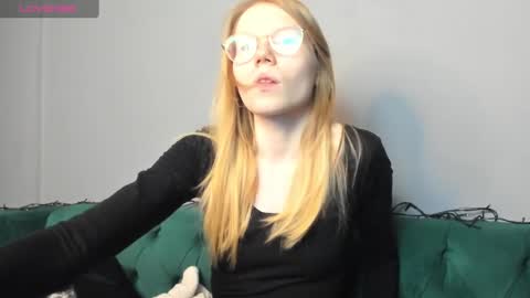 Esme Runn online show from January 17, 10:33 am