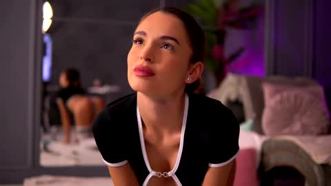 Raluca  online show from December 9, 11:34 pm