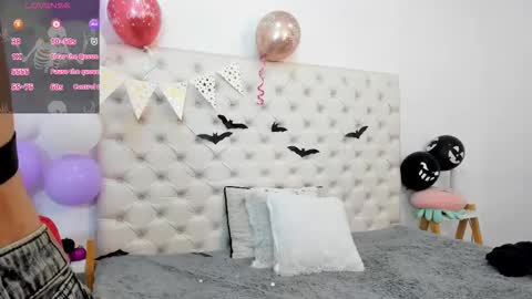 esmeralda  online show from October 9, 6:34 pm