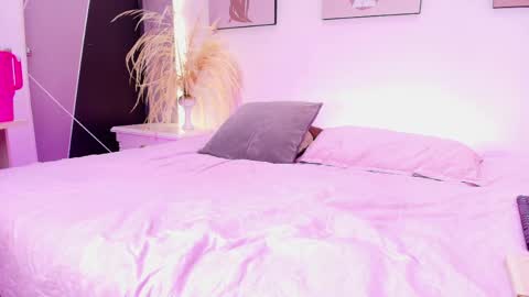 esmeralda online show from May 24, 4:44 am
