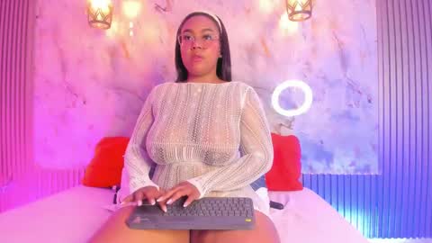 esmeralda online show from January 27, 9:13 am