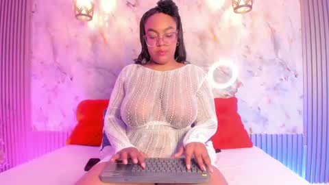 esmeralda online show from February 19, 9:28 am