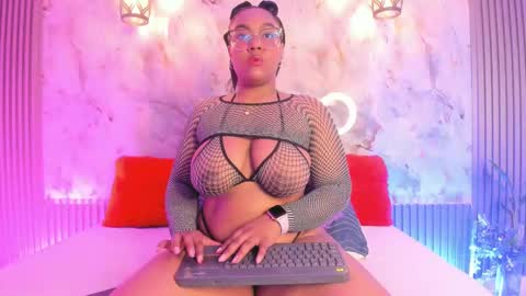 esmeralda online show from February 22, 9:23 am