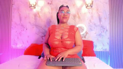 esmeralda online show from February 8, 9:24 am