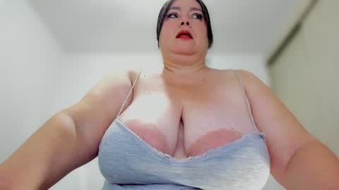 Esmeralda online show from January 8, 10:48 pm