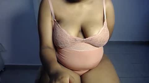 Esme online show from September 16, 11:18 am