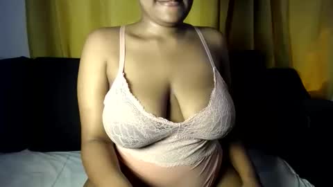 Esme online show from June 6, 10:54 am