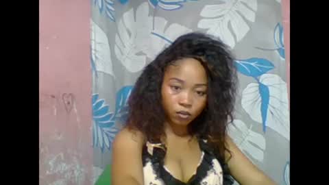 estelah20 online show from February 7, 8:29 am