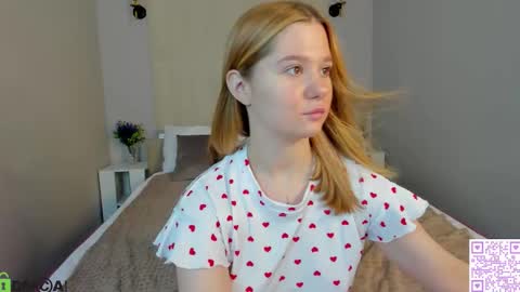 Ester online show from October 8, 7:46 am