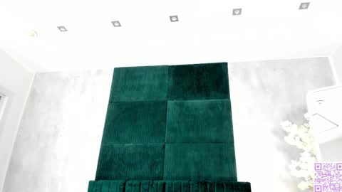 Ester online show from February 8, 5:11 am