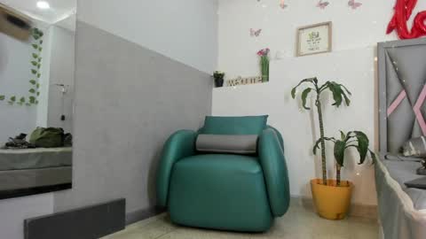 esterlindez online show from May 15, 11:18 pm