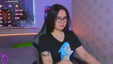 EsterPlayful online show from October 12, 8:17 am