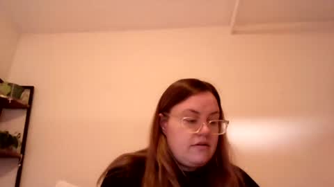 Esther online show from June 3, 3:28 pm