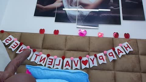 Estrella online show from February 19, 12:00 pm