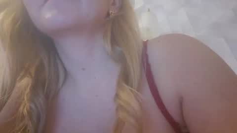 estrellawalters online show from October 15, 11:57 am