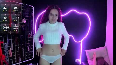 Cloe and Megan online show from November 29, 7:07 pm