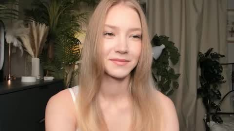 Natalie online show from October 6, 5:35 am