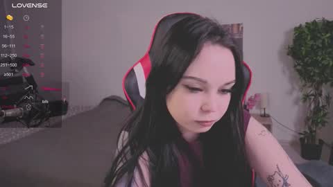 Eva  online show from February 9, 6:10 pm