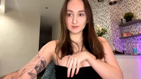 Eva  online show from October 20, 9:40 pm