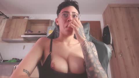 Eva cute online show from April 14, 1:00 pm