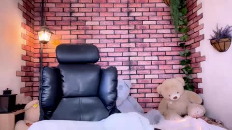 Eva online show from March 5, 8:43 am