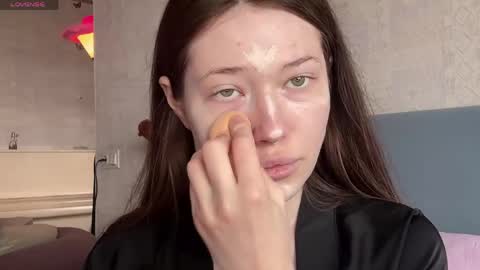 eva varnerr online show from April 13, 10:27 am