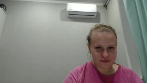 EvaBounty online show from December 5, 2:33 pm