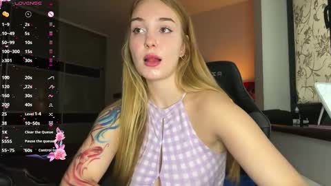 evacarter1 online show from November 24, 12:18 pm