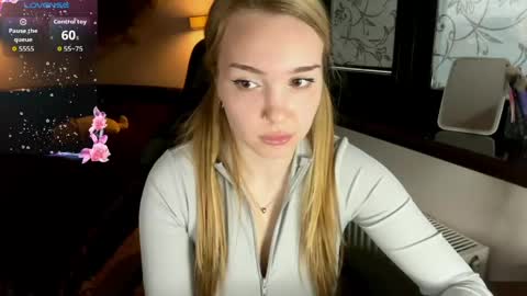 evacarter1 online show from April 15, 4:18 pm