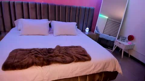 Eva Gomez online show from February 7, 5:20 am