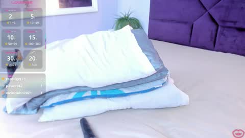 evahalston online show from October 8, 1:32 am