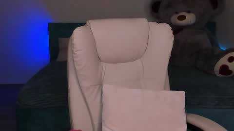 Eva online show from December 12, 8:53 pm