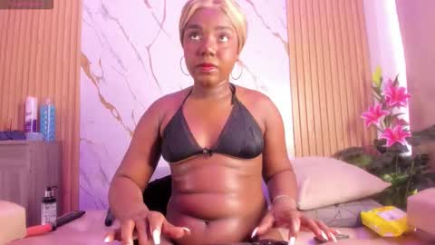 EvaJohnss online show from December 1, 2:31 pm