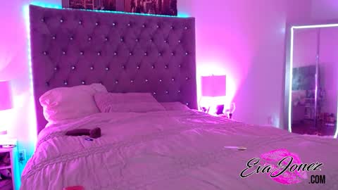 Eva online show from October 21, 7:45 am