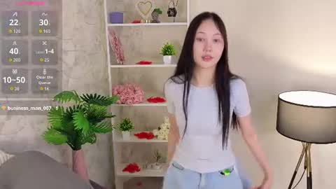 Hello im Lia online show from July 3, 4:24 pm