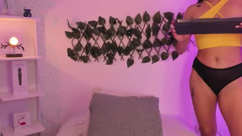 EVARITZ online show from February 6, 9:18 pm