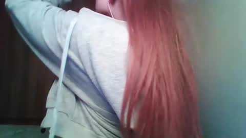 evasapples2026 online show from March 28, 7:46 pm