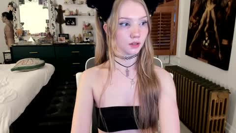 Goddess Eve online show from October 7, 10:47 pm