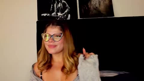 Eve collen online show from November 17, 1:06 am