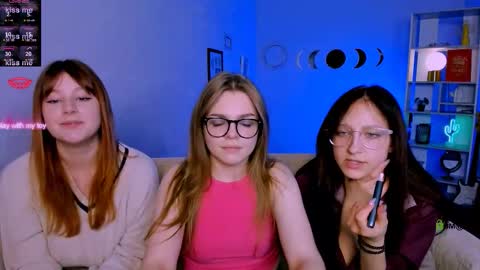 evelina online show from December 1, 8:33 pm