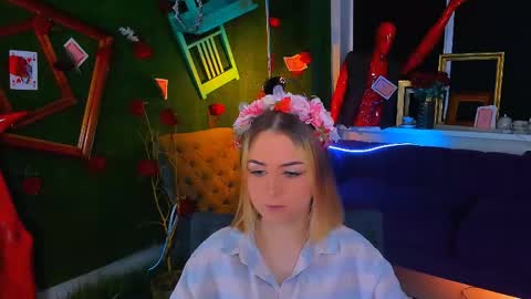 Evelina online show from May 28, 9:07 am