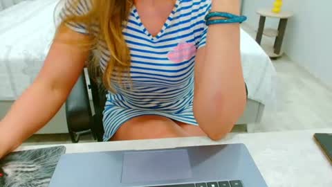 evelove online show from June 15, 5:13 pm