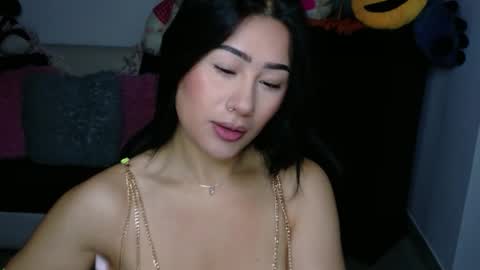 Evelyn online show from November 4, 11:04 am