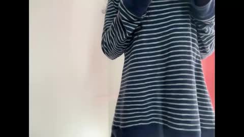 E V E L Y N  online show from September 18, 7:23 pm